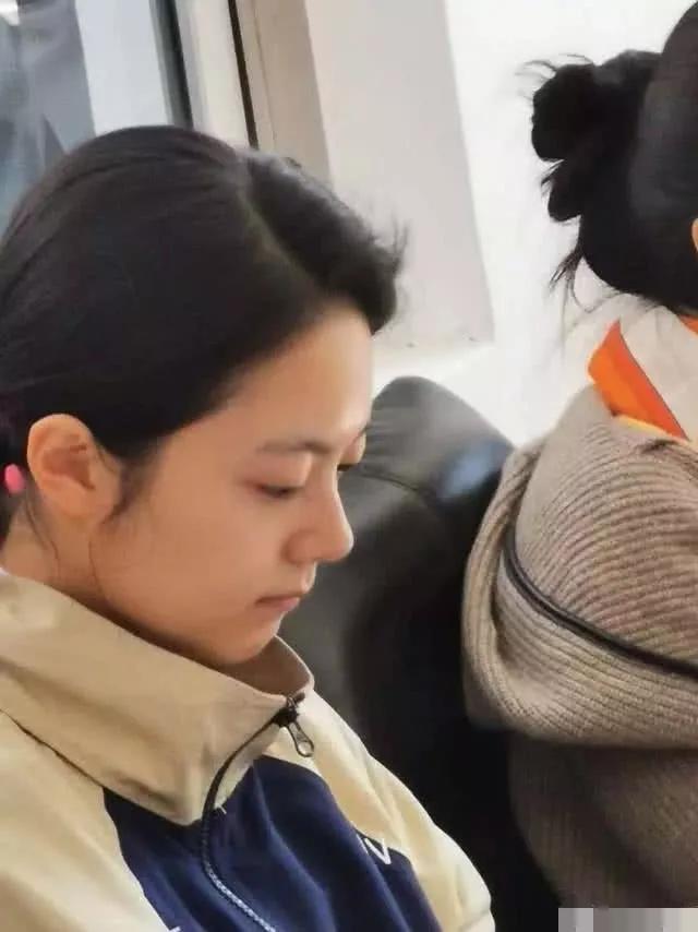 赵今麦的素颜之美，自然与真实的魅力绽放