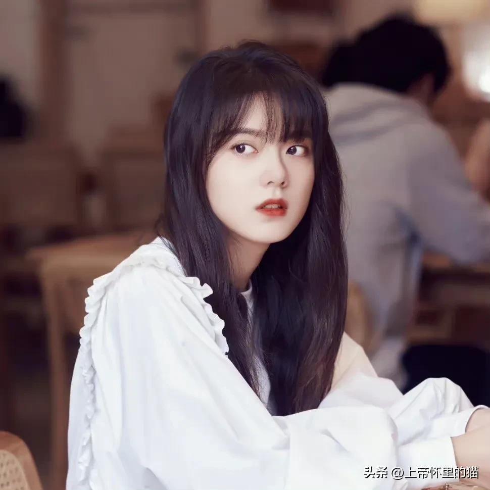 图片中的青春印记，吴磊与赵今麦的成长瞬间