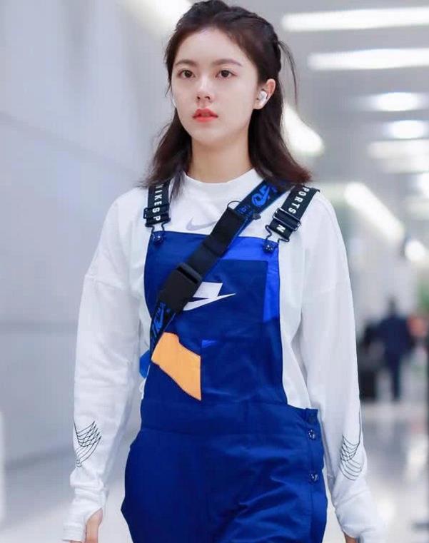 赵今麦，青春绽放的17岁少女