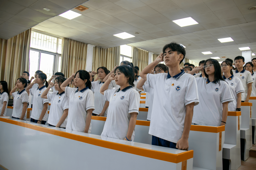 赵今麦，青春绽放的影视新星——个人图片背后的故事