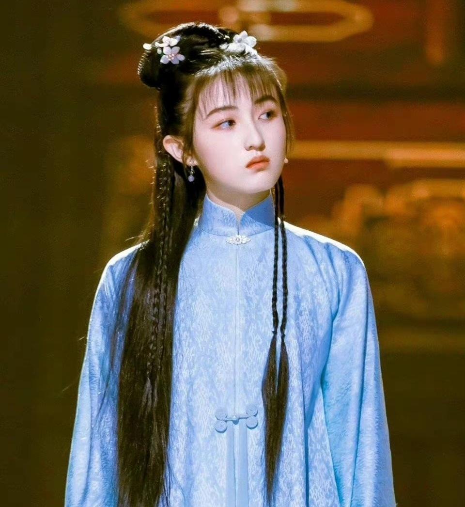 探索赵今麦的青春魅力，高清图片背后的故事