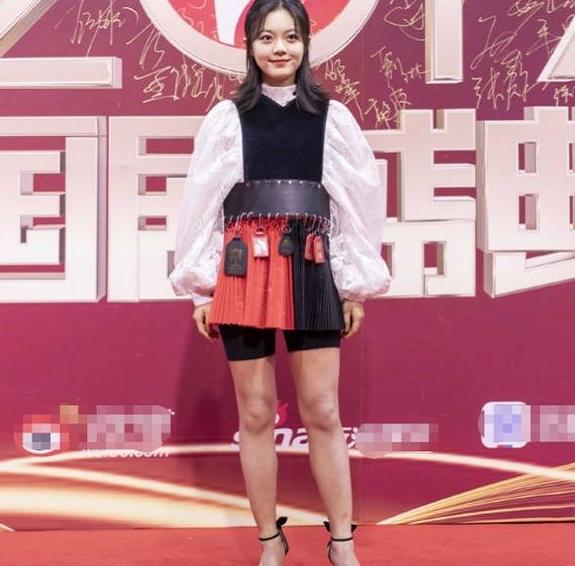 探秘青春偶像赵今麦，身高体重的秘密揭晓