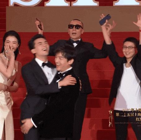 青春闪耀，爱意正浓 —— 吴磊霸气宣言背后的甜蜜与成长
