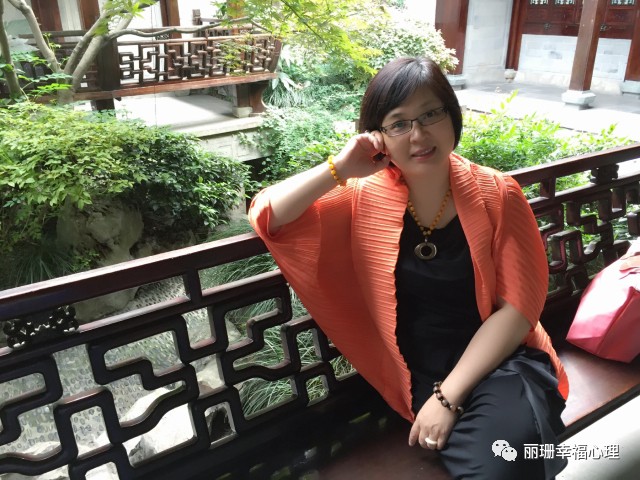 赵今麦与同龄明星的成长轨迹，青春同行的比较与启示