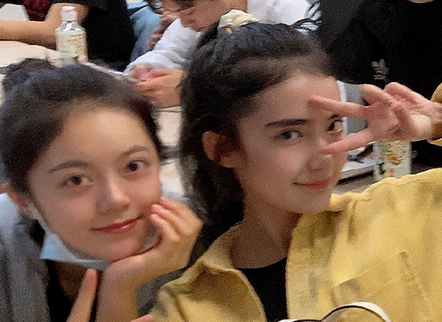 赵今麦与好友们的温馨时光，友情的力量与成长印记