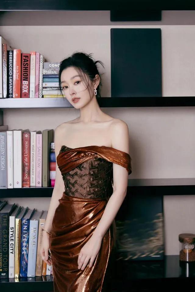 宋轶，腰臀比之美的极致演绎