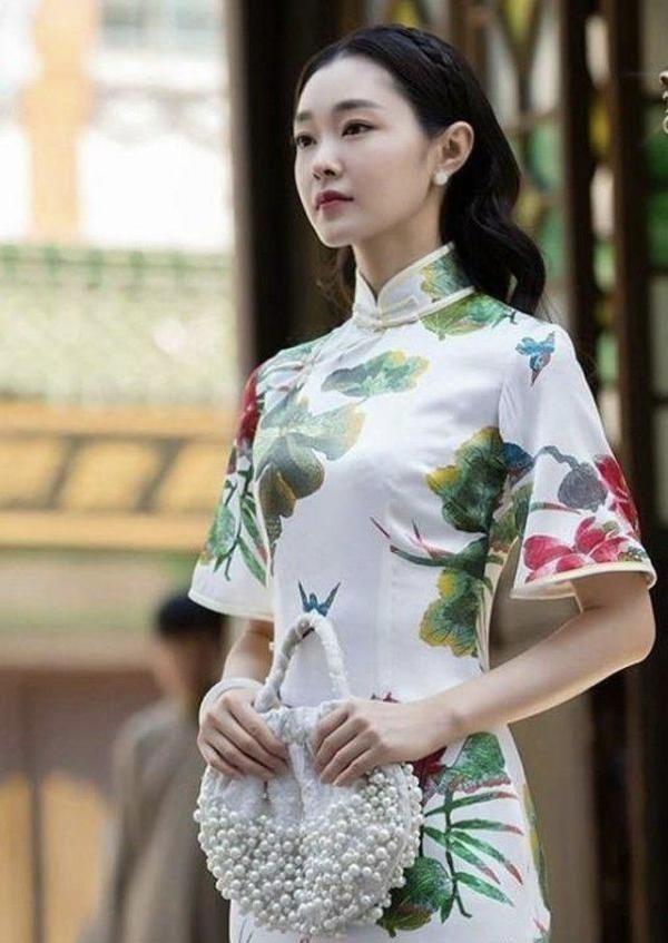 宋轶，从现代到古典的完美蜕变——旗袍照片对比分析