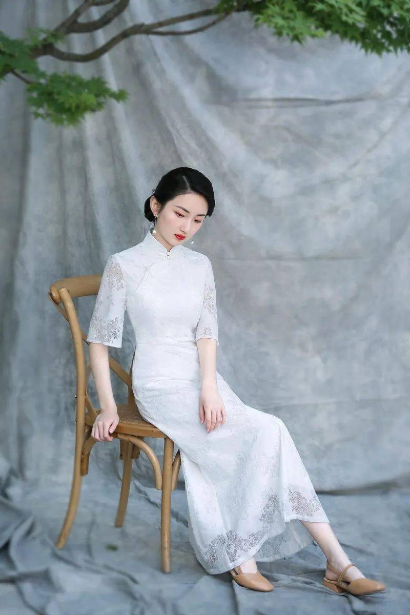 宋轶的旗袍照，古典美与现代风尚的完美融合
