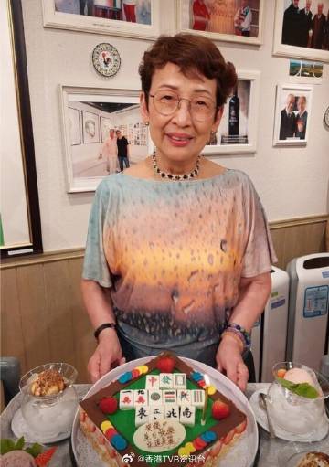 探访香港水果奶奶40393的传奇故事