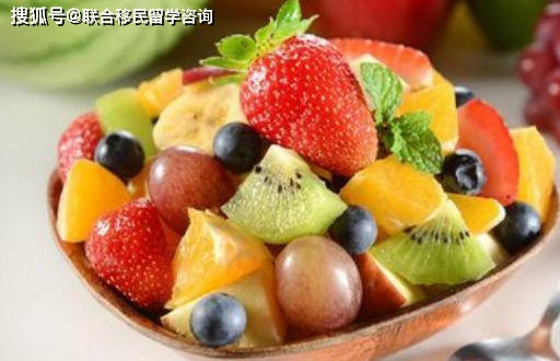 天下彩免费资料，水果奶奶的智慧与爱心