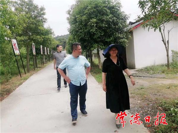 水果奶奶，从图片中看岁月的馈赠与自然的奇迹