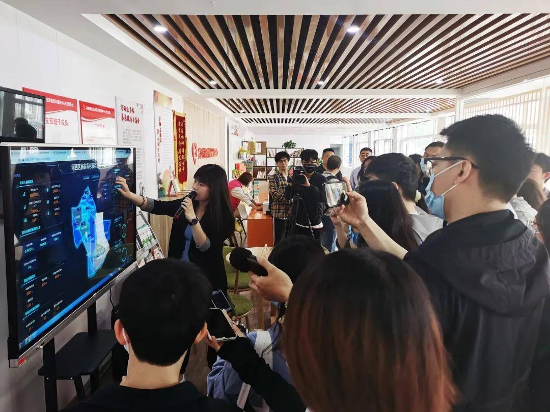 今晚网，连接你我，点亮生活的新篇章今晚网球决赛直播视频