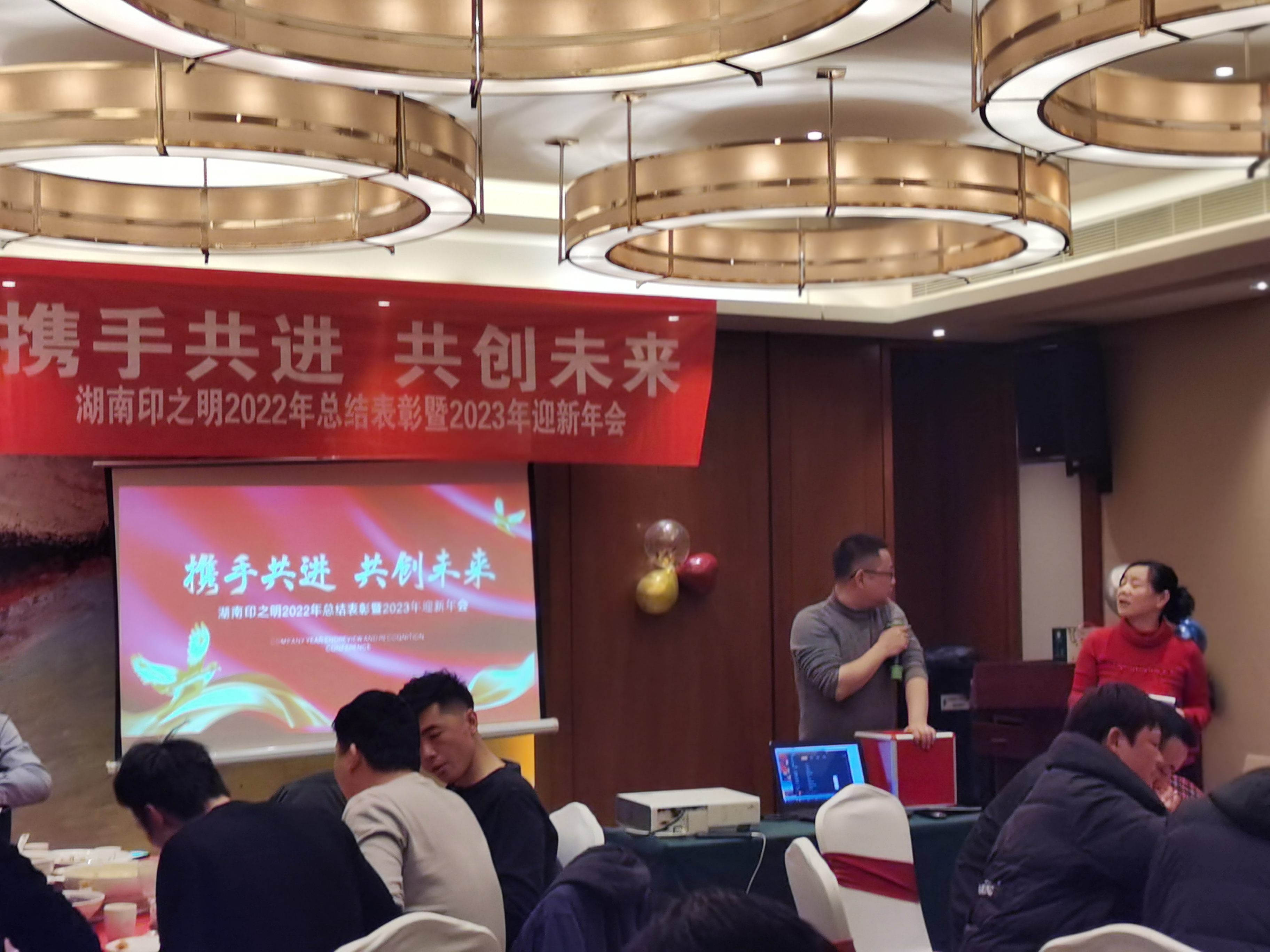 揭秘香港晚六开彩，一场数字游戏的背后与公众的期待香港晚六开彩开奖结果52期开奖号码查询